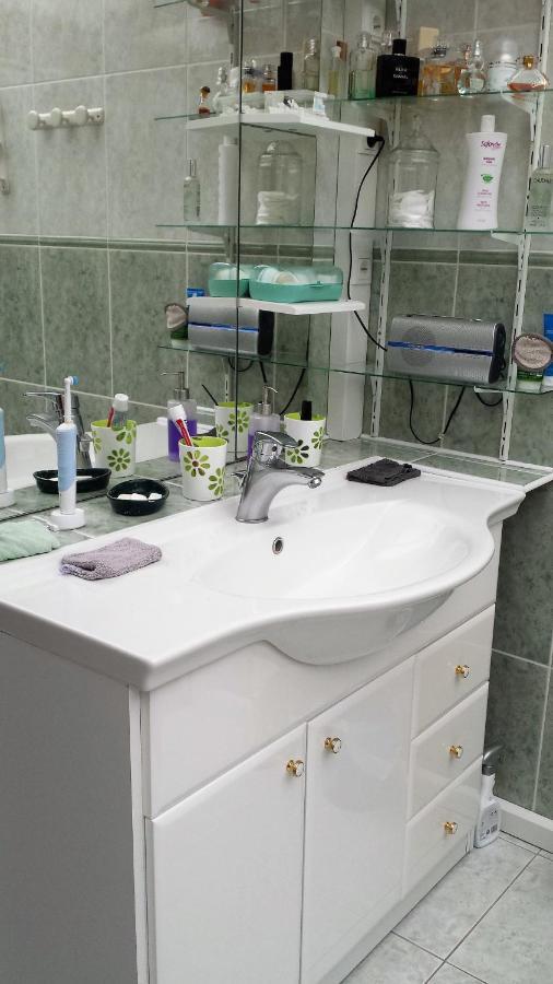 Chambre Privee Avec Salon, Garage Voiture, Velos, Motos Tourville-sur-Arques Екстер'єр фото