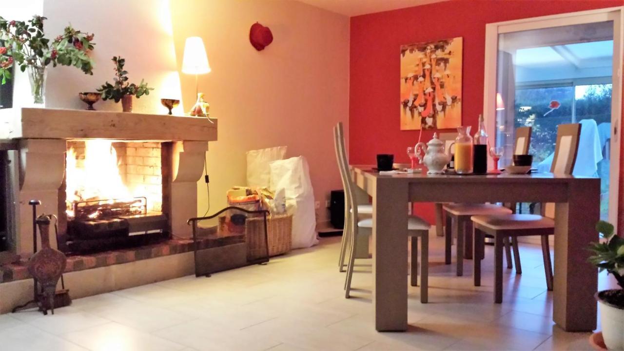 Chambre Privee Avec Salon, Garage Voiture, Velos, Motos Tourville-sur-Arques Екстер'єр фото